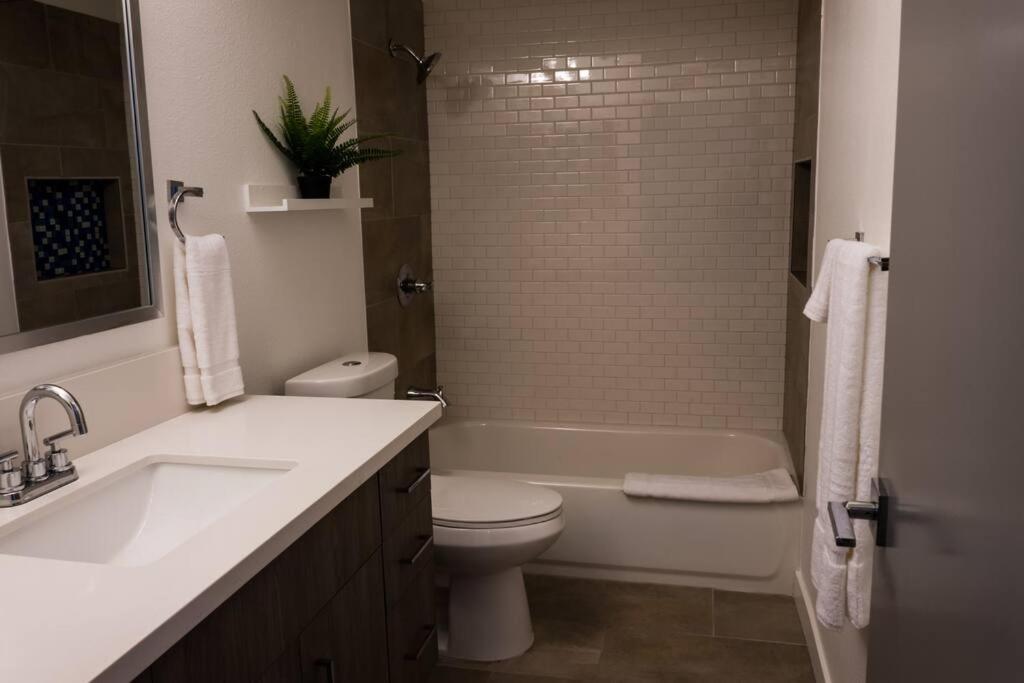 Stylish 2 Bed 1 And Half Bath Apartment Near Sofi Stadium, Lax, Forum Inglewood Dış mekan fotoğraf